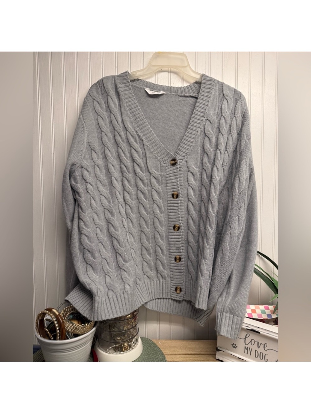 Women’s Light Gray Cable Knit V-Neck Cardigan Sweater